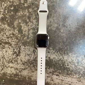 Cracked Apple Watch series 3